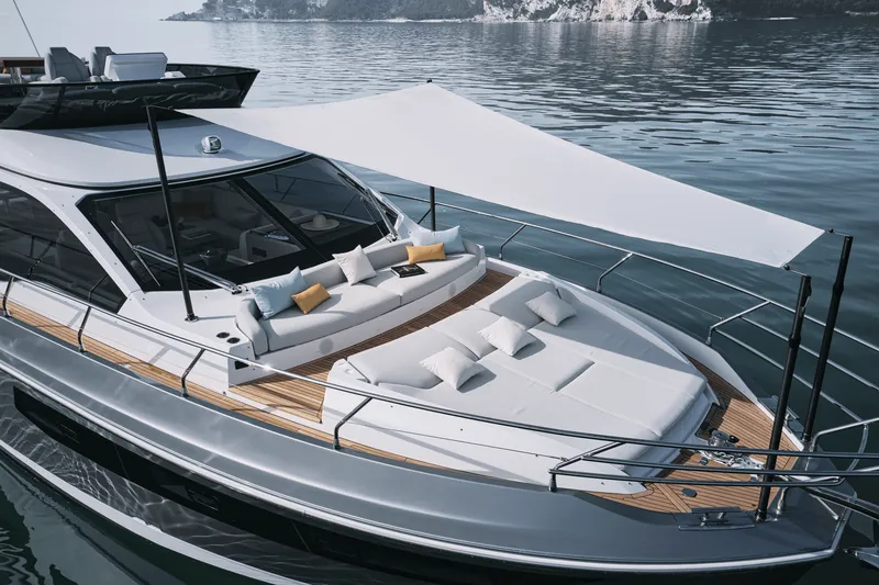 Slide: The Image of Azimut Fly 53 2026 - 9