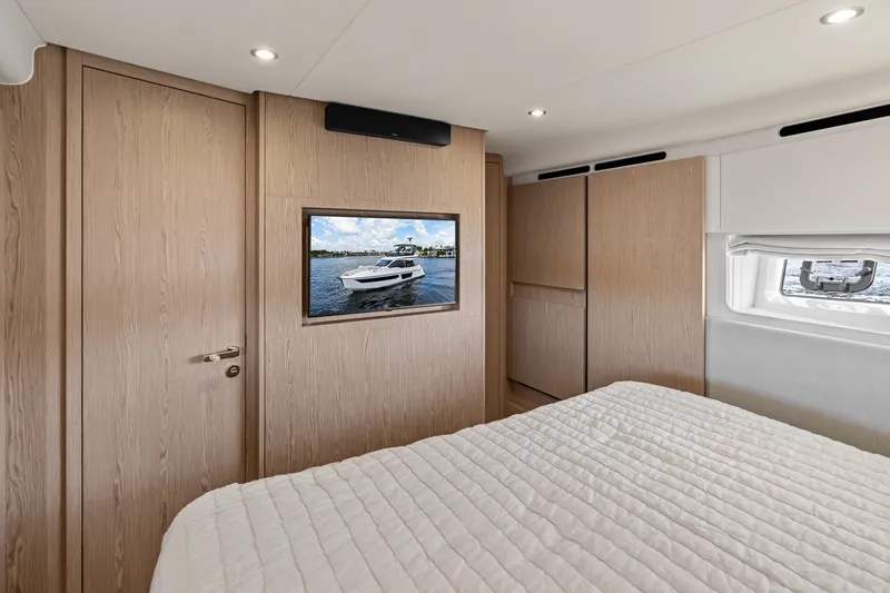Slide: The Image of Azimut Fly 53 2026 - 74