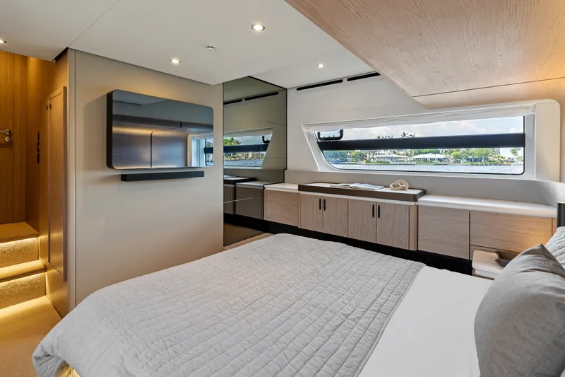 Slide: The Image of Azimut Fly 53 2026 - 61