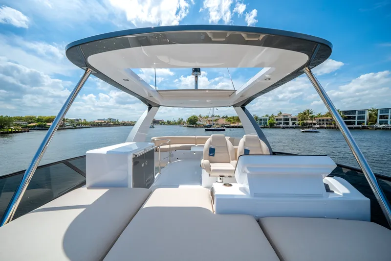 Slide: The Image of Azimut Fly 53 2026 - 16