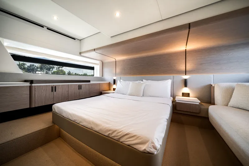 Slide: The Image of Azimut Fly 53 2026 - 40