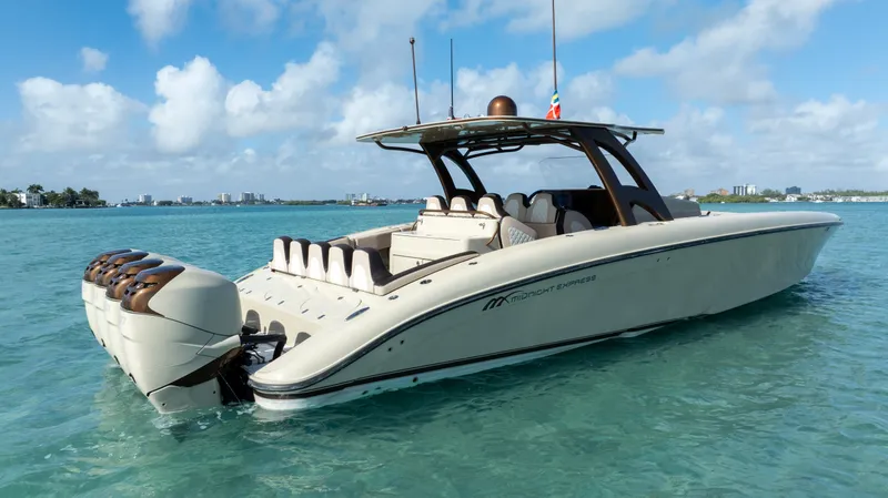 Slide: The Image of Midnight Express 43 OPEN 2019 - 15