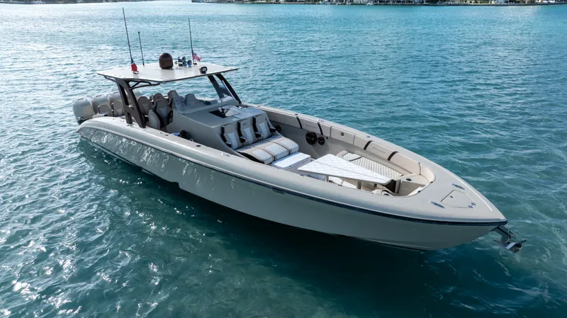 Slide: The Image of Midnight Express 43 OPEN 2019 - 18