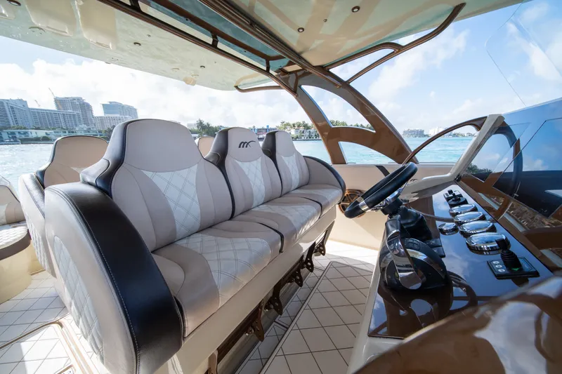 Slide: The Image of Midnight Express 43 OPEN 2019 - 37