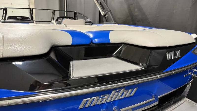 Slide: The Image of Malibu WAKESETTER 21 VLX 2012 - 14