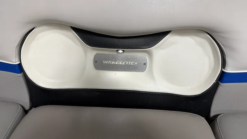 Slide: The Image of Malibu WAKESETTER 21 VLX 2012 - 28