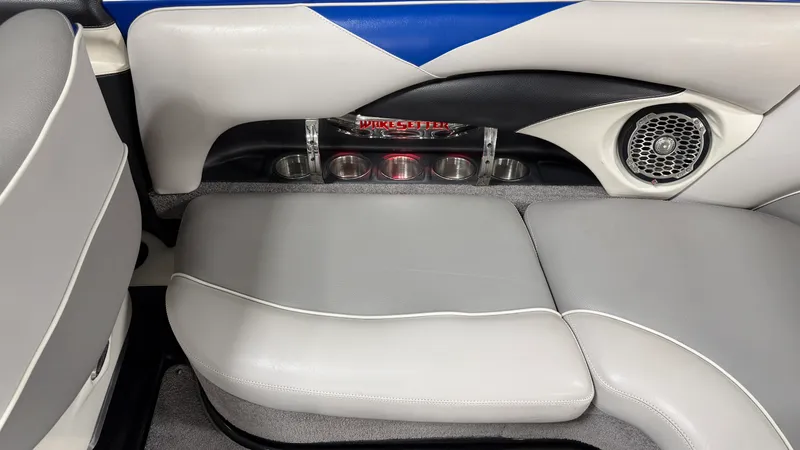 Slide: The Image of Malibu WAKESETTER 21 VLX 2012 - 33