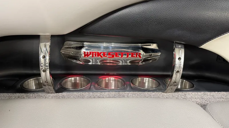 Slide: The Image of Malibu WAKESETTER 21 VLX 2012 - 35