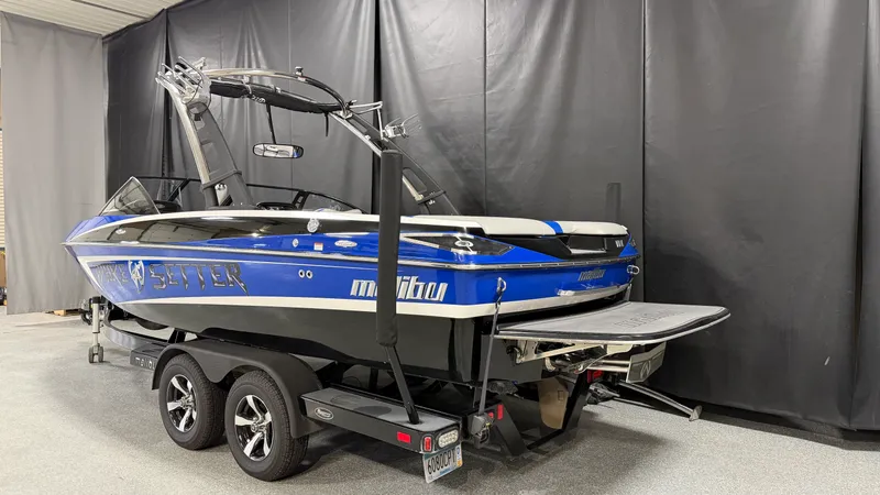 Slide: The Image of Malibu WAKESETTER 21 VLX 2012 - 4
