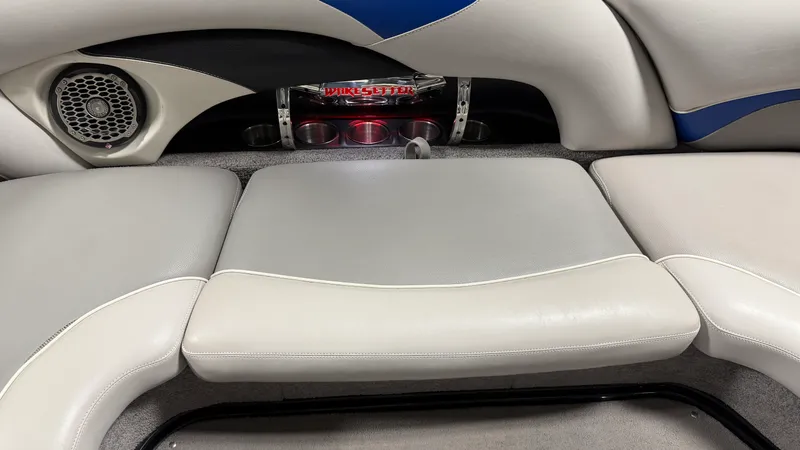 Slide: The Image of Malibu WAKESETTER 21 VLX 2012 - 41