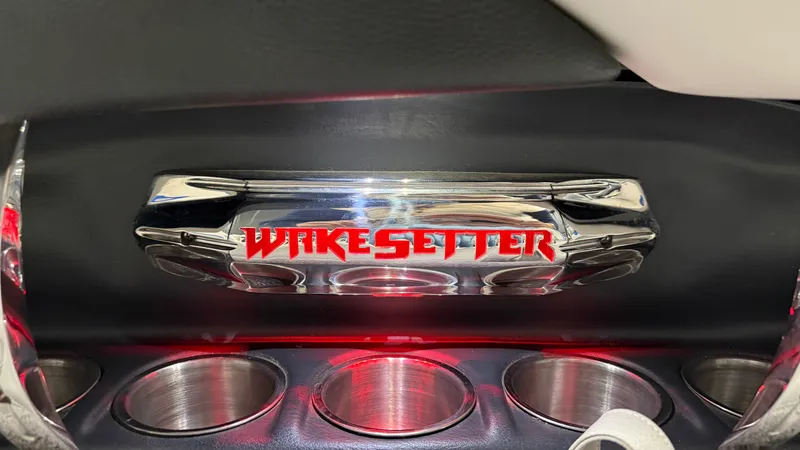 Slide: The Image of Malibu WAKESETTER 21 VLX 2012 - 44