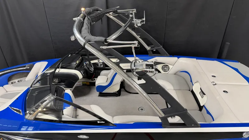 Slide: The Image of Malibu WAKESETTER 21 VLX 2012 - 6