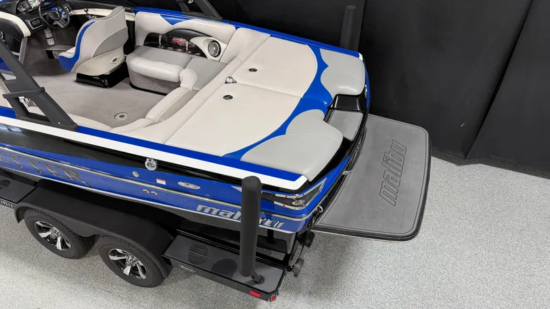 Slide: The Image of Malibu WAKESETTER 21 VLX 2012 - 7