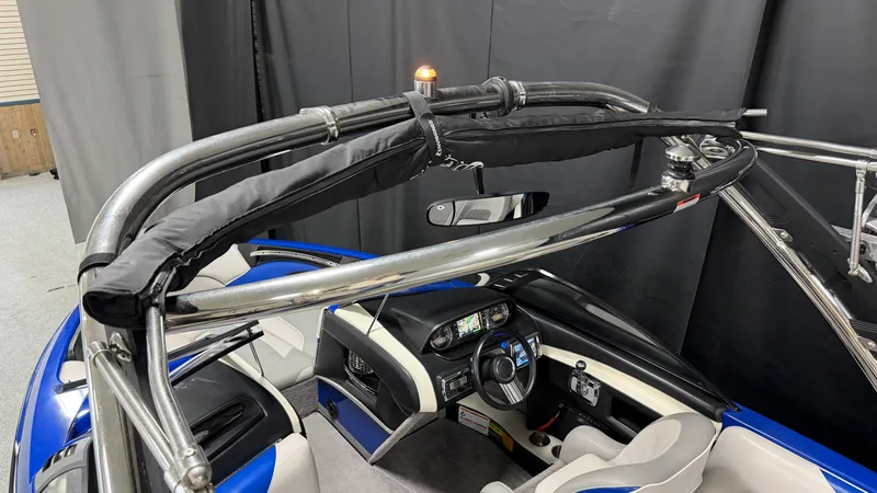 Slide: The Image of Malibu WAKESETTER 21 VLX 2012 - 89