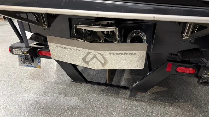 Slide: The Image of Malibu WAKESETTER 21 VLX 2012 - 9