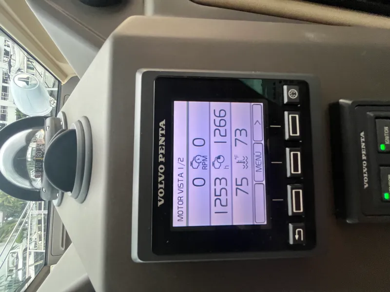 Slide: The Image of Azimut 54 FLY 2015 - 15