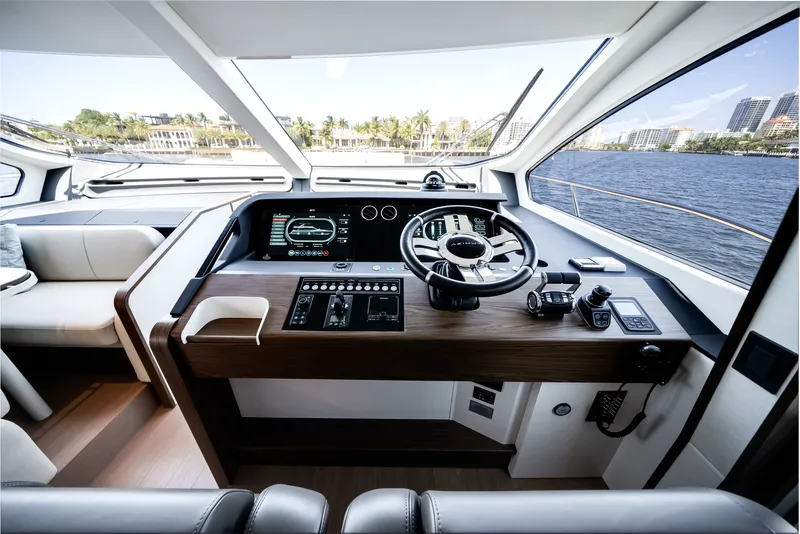 Slide: The Image of Azimut Fly 72 2026 - 38