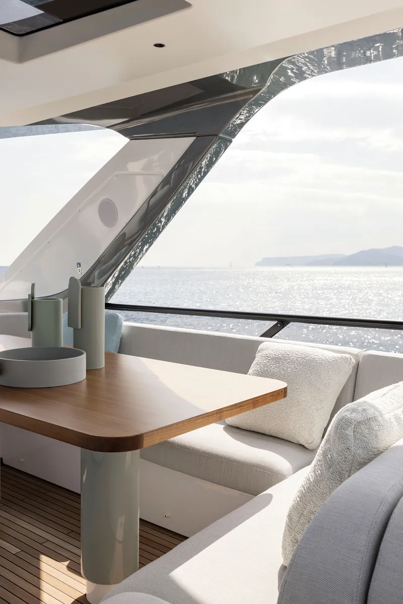 Slide: The Image of Azimut Fly 72 2026 - 23