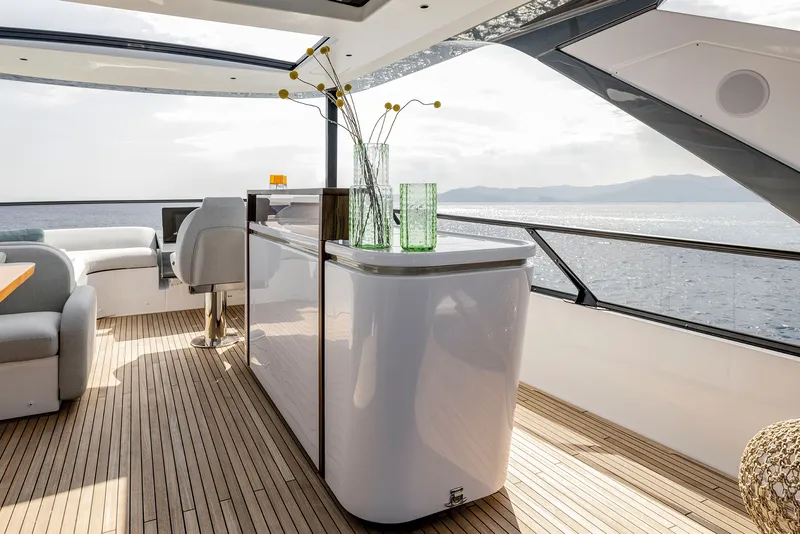 Slide: The Image of Azimut Fly 72 2026 - 26