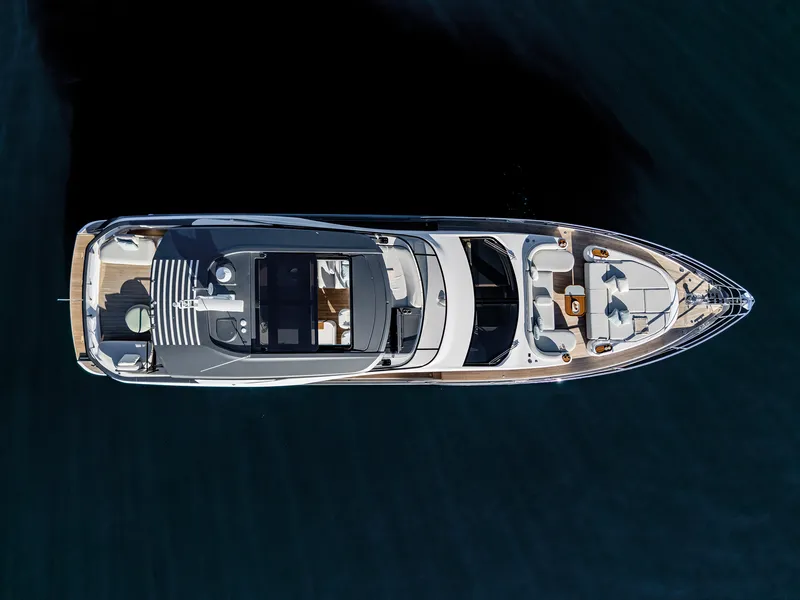 Slide: The Image of Azimut Fly 72 2026 - 3