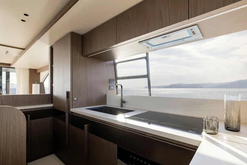 Slide: The Image of Azimut Fly 72 2026 - 37