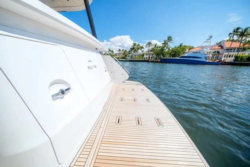 Slide: The Image of Azimut Fly 72 2026 - 59