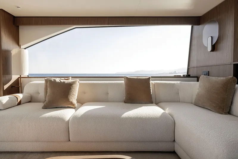 Slide: The Image of Azimut Fly 72 2026 - 53