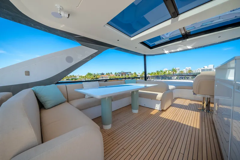 Slide: The Image of Azimut Fly 72 2026 - 47