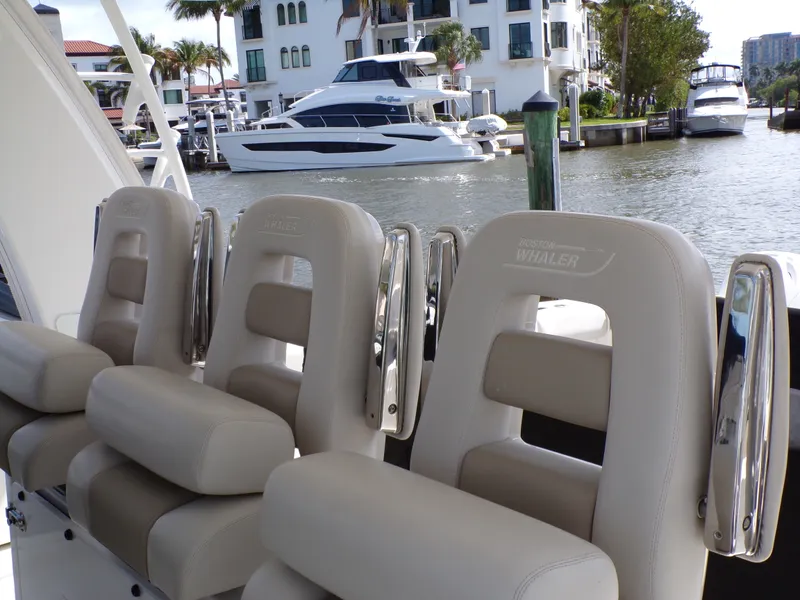 Slide: The Image of Boston Whaler 420 2018 - 17