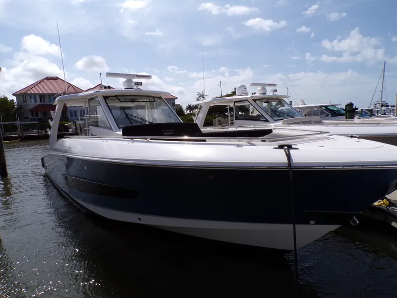 Slide: The Image of Boston Whaler 420 2018 - 3