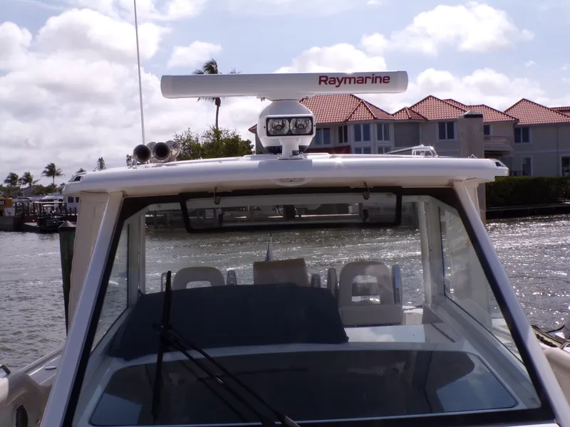 Slide: The Image of Boston Whaler 420 2018 - 44