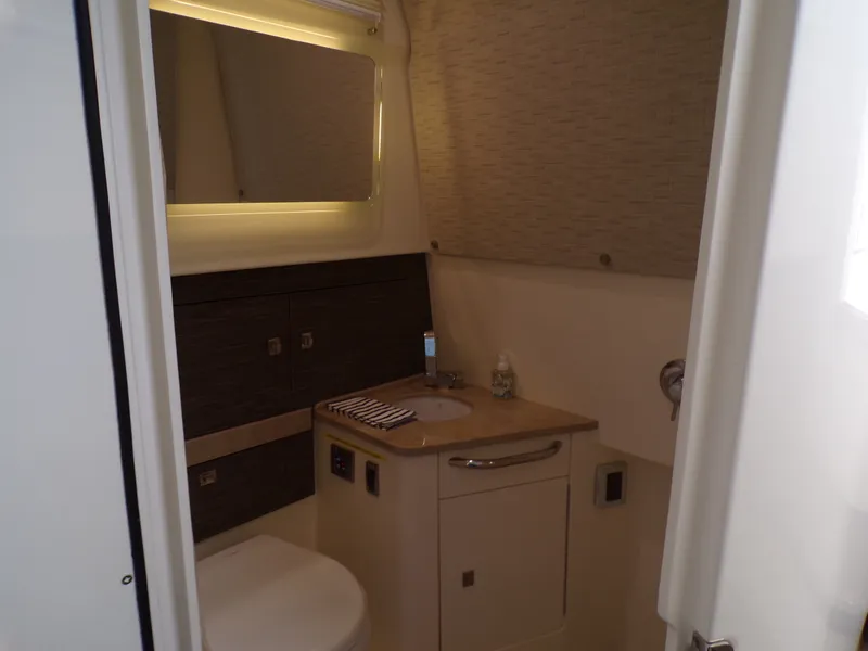 Slide: The Image of Boston Whaler 420 2018 - 64