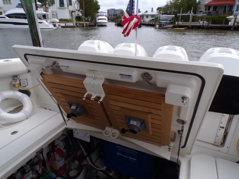 Slide: The Image of Boston Whaler 420 2018 - 74