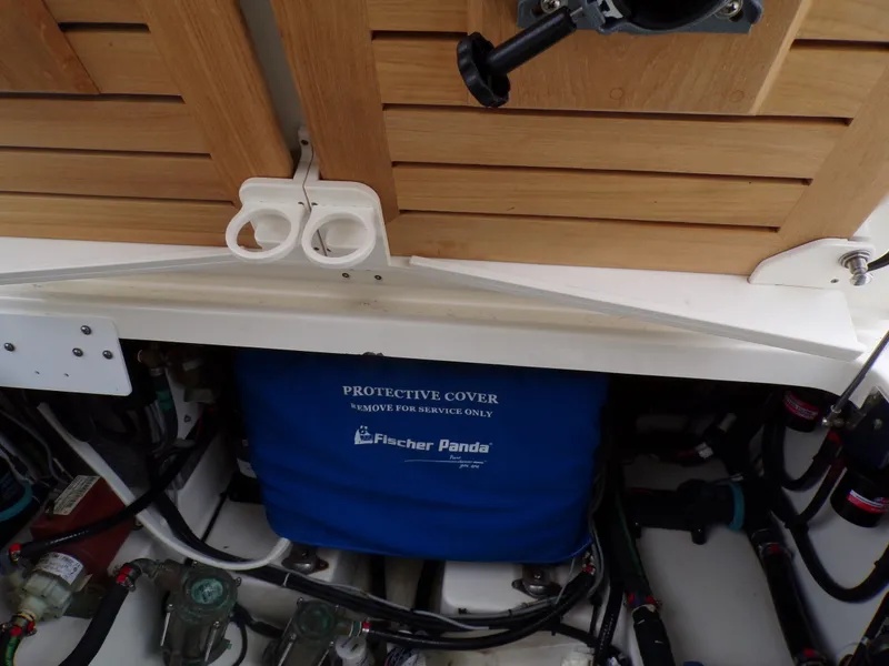 Slide: The Image of Boston Whaler 420 2018 - 75