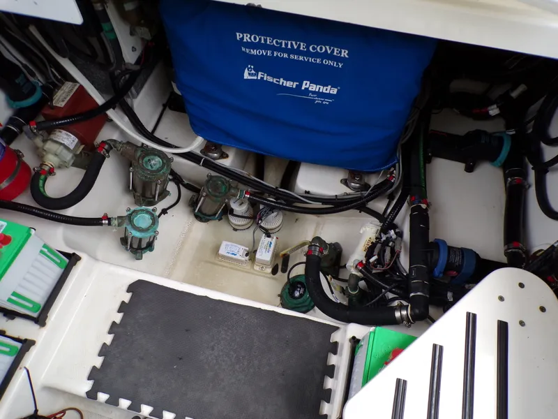 Slide: The Image of Boston Whaler 420 2018 - 77