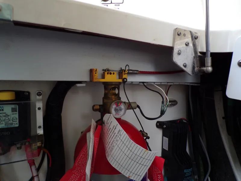 Slide: The Image of Boston Whaler 420 2018 - 80