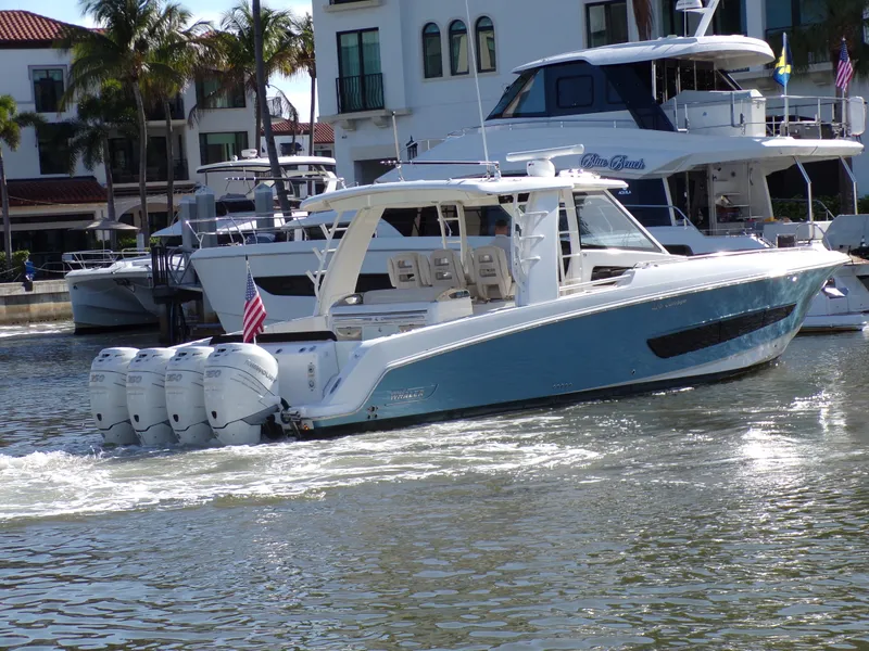 Slide: The Image of Boston Whaler 420 OUTRAGE 2018 - 103