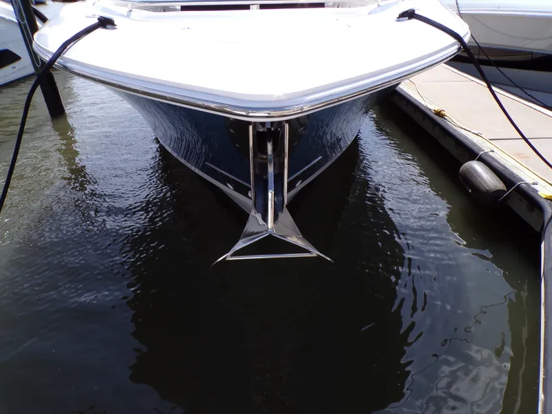 Slide: The Image of Boston Whaler 420 OUTRAGE 2018 - 18