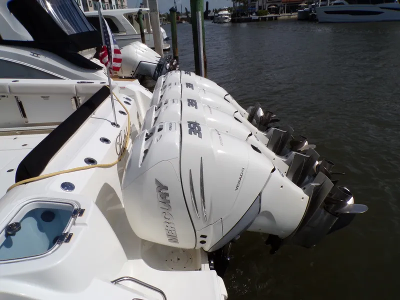 Slide: The Image of Boston Whaler 420 OUTRAGE 2018 - 96