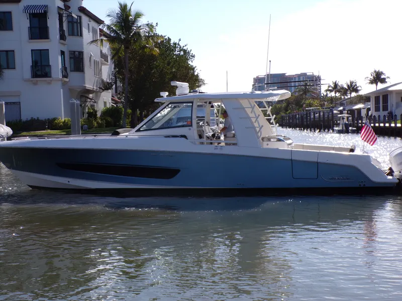 Slide: The Image of Boston Whaler 420 OUTRAGE 2018 - 9