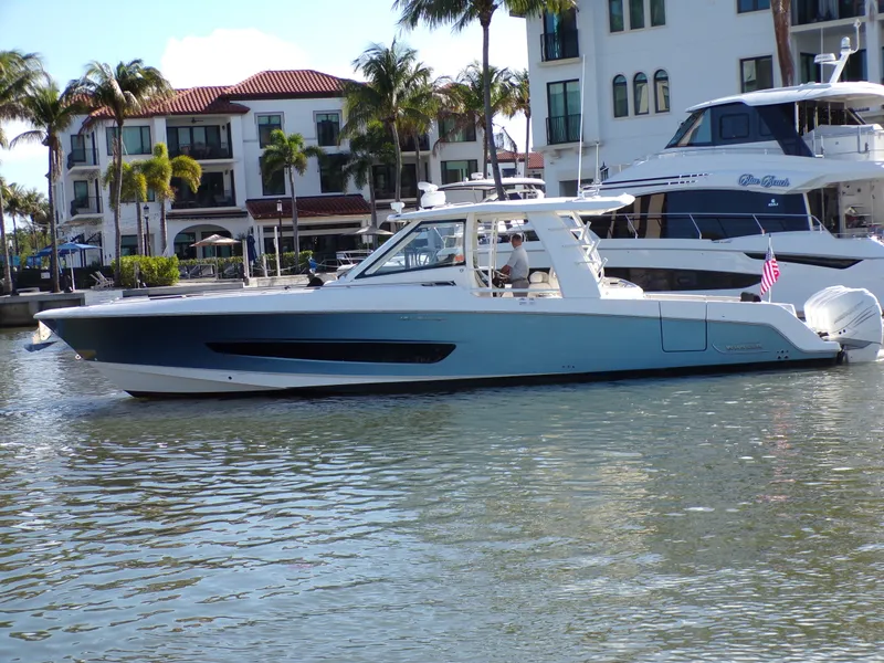 The Image of Boston Whaler 420 OUTRAGE 2018 - 0