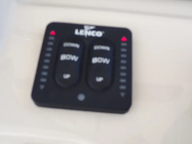 Slide: The Image of Boston Whaler 420 OUTRAGE 2018 - 37