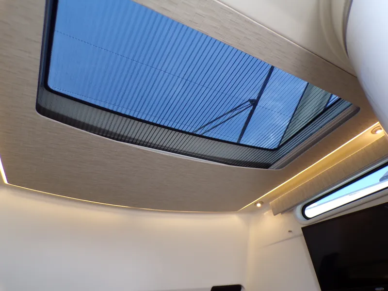 Slide: The Image of Boston Whaler 420 OUTRAGE 2018 - 58