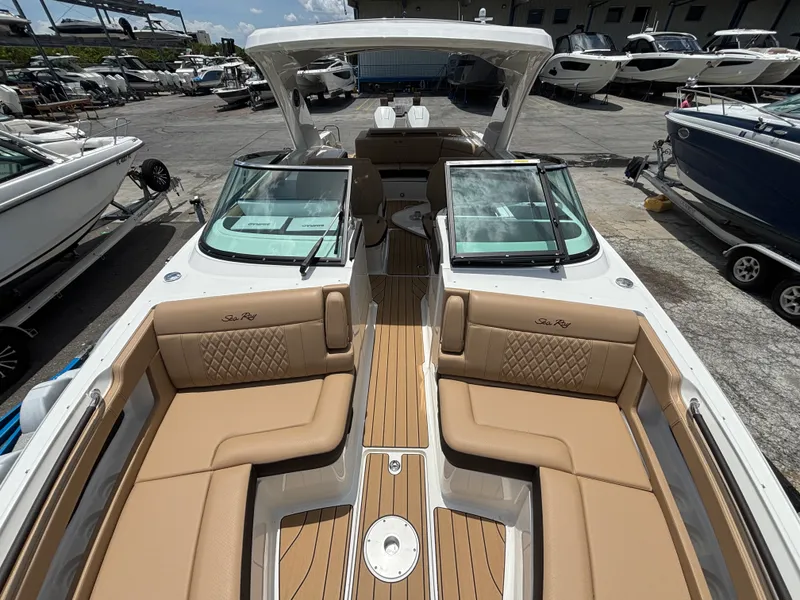 Slide: The Image of Sea Ray SLX 310 Outboard 2026 - 29