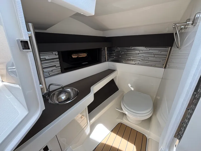 Slide: The Image of Sea Ray SLX 310 Outboard 2026 - 31