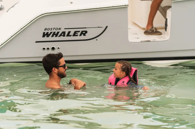 Slide: The Image of Boston Whaler 330 Vantage 2025 - 33