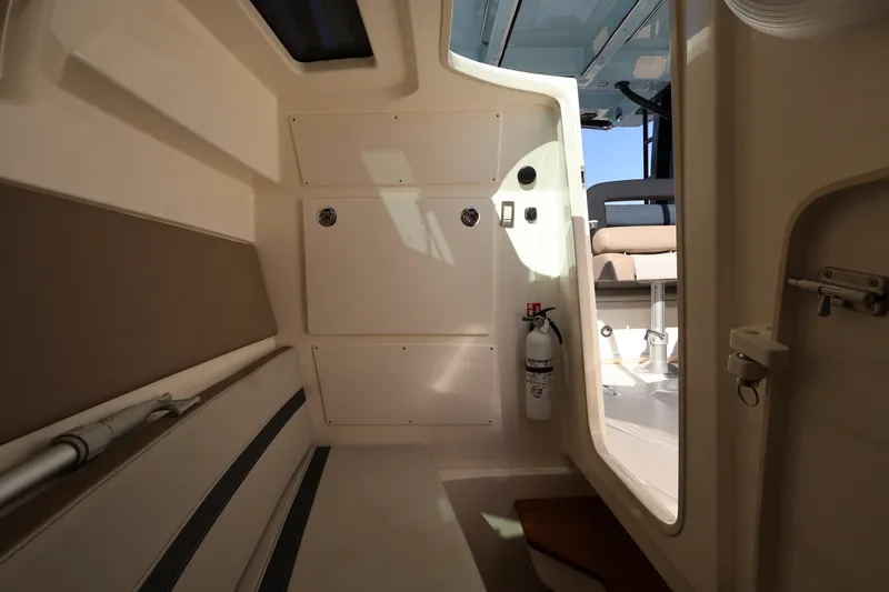 Slide: The Image of Boston Whaler 330 Vantage 2025 - 42