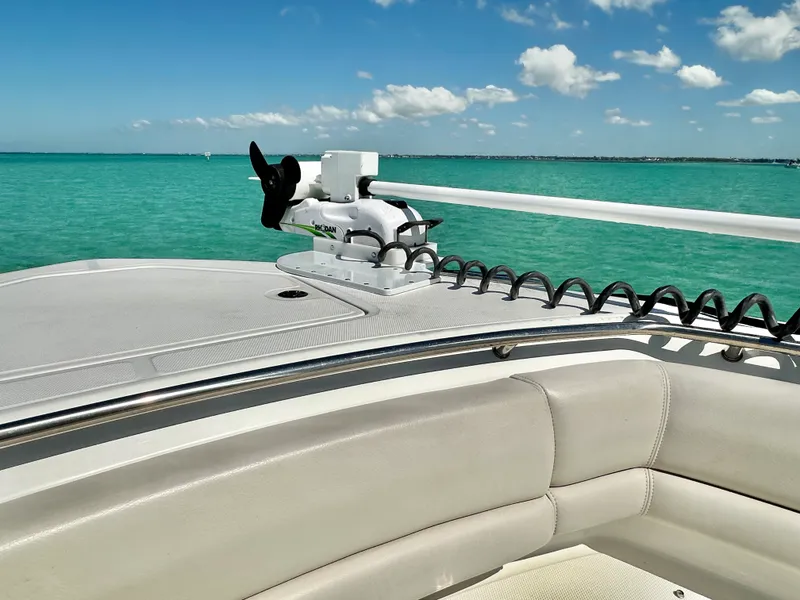 Slide: The Image of Boston Whaler 330 OUTRAGE 2024 - 23