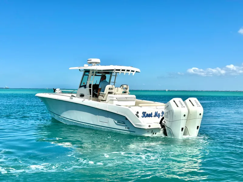 Slide: The Image of Boston Whaler 330 OUTRAGE 2024 - 7