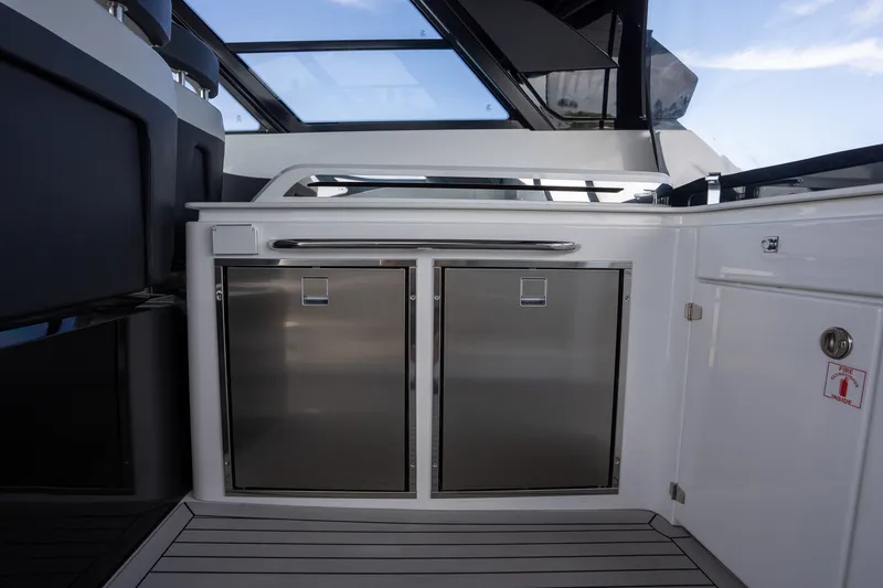 Slide: The Image of Cruisers 50 GLS 2024 - 18